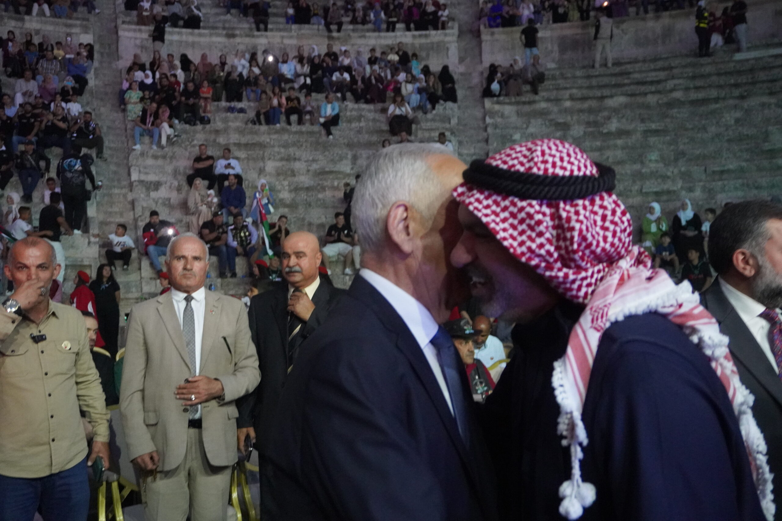 صور وفيديو.. العيسوي يرعى احتفالاً جماهيريا حاشدا بالمدرج الروماني