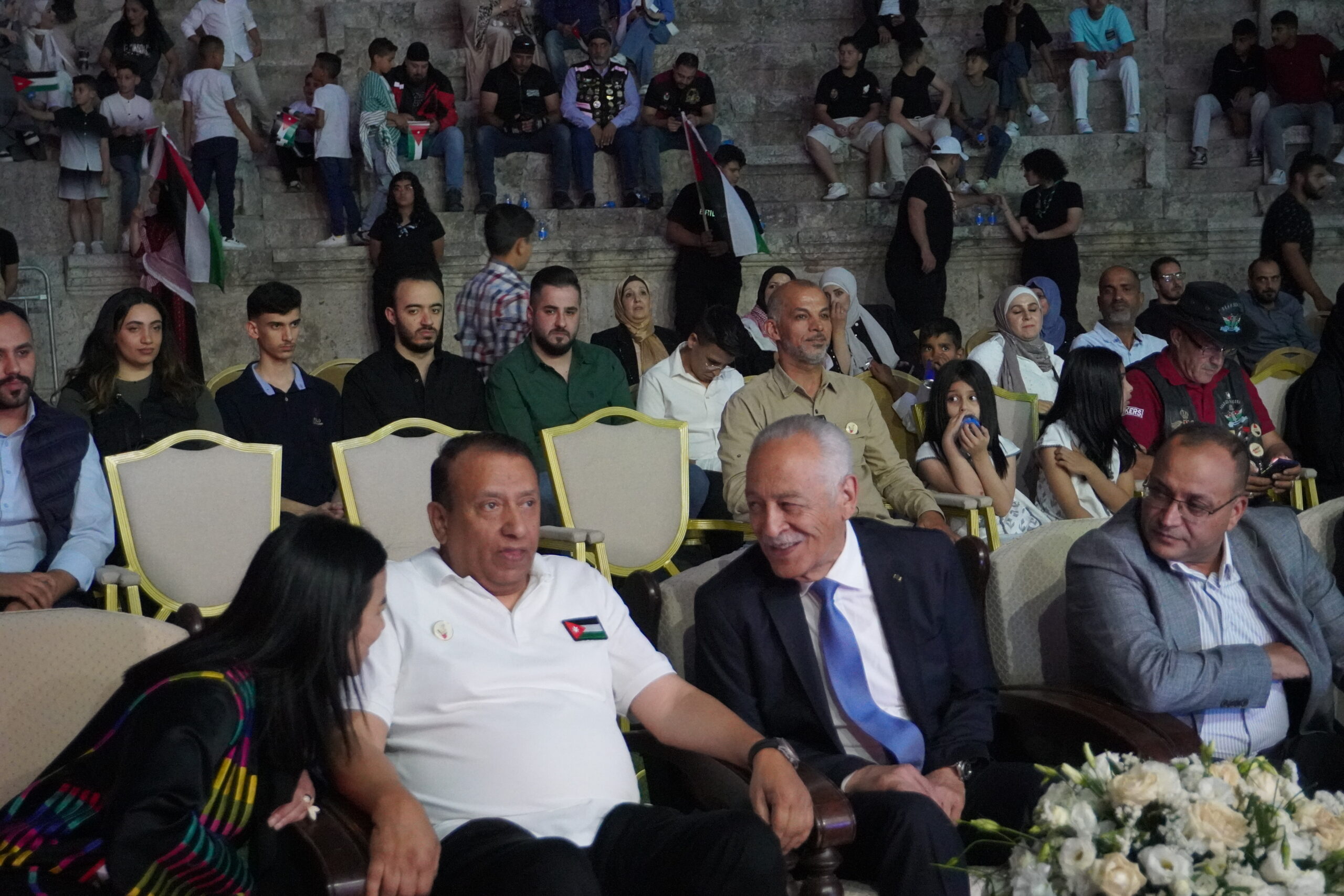 صور وفيديو.. العيسوي يرعى احتفالاً جماهيريا حاشدا بالمدرج الروماني