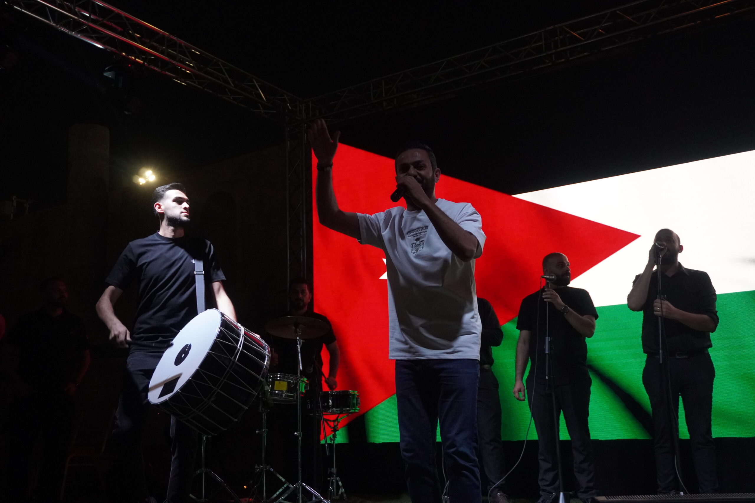 صور وفيديو.. العيسوي يرعى احتفالاً جماهيريا حاشدا بالمدرج الروماني