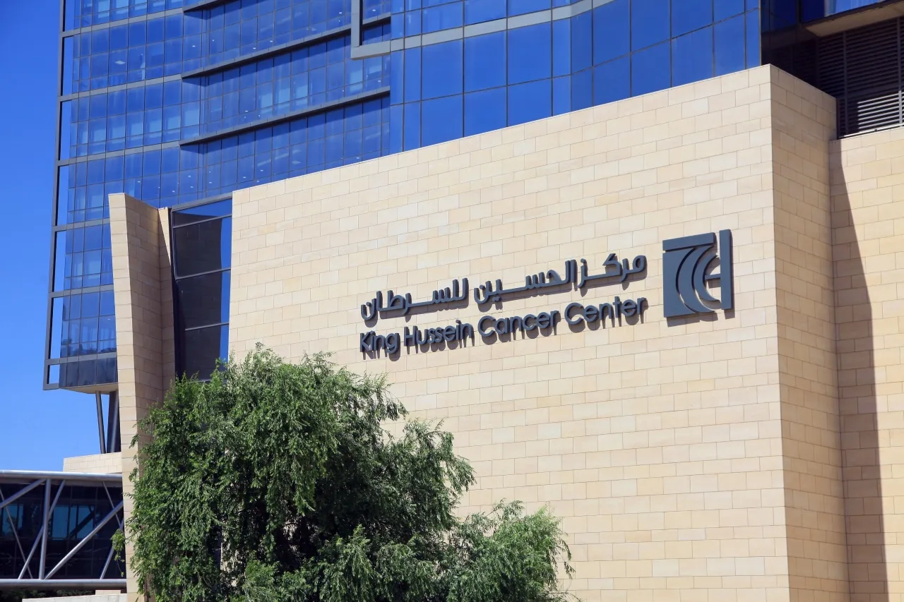 عاجل | الحكومة توضح موقف الإعفاء الطبي في قرار تأمين مرضى السرطان