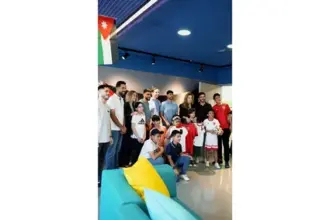 الأميرة غيداء تستقبل لاعبي منتخب النشامى في مركز الحسين للسرطان