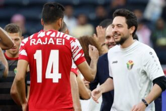 عاجل|| ولي العهد يغادر إلى مسقط لحضور مباراة النشامى والمنتخب العُماني