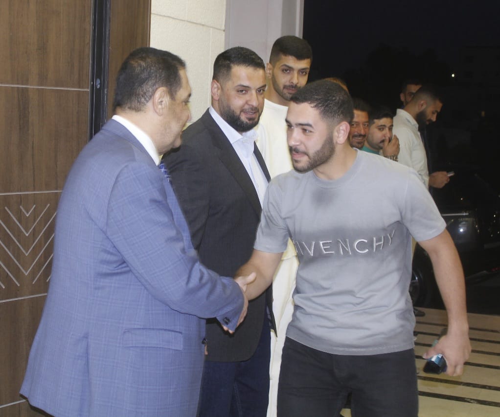 مروان الركيبات يستقبل المهنئين بقدوم حفيده شهم في ديوانه بمنطقة دابوق بعمان...