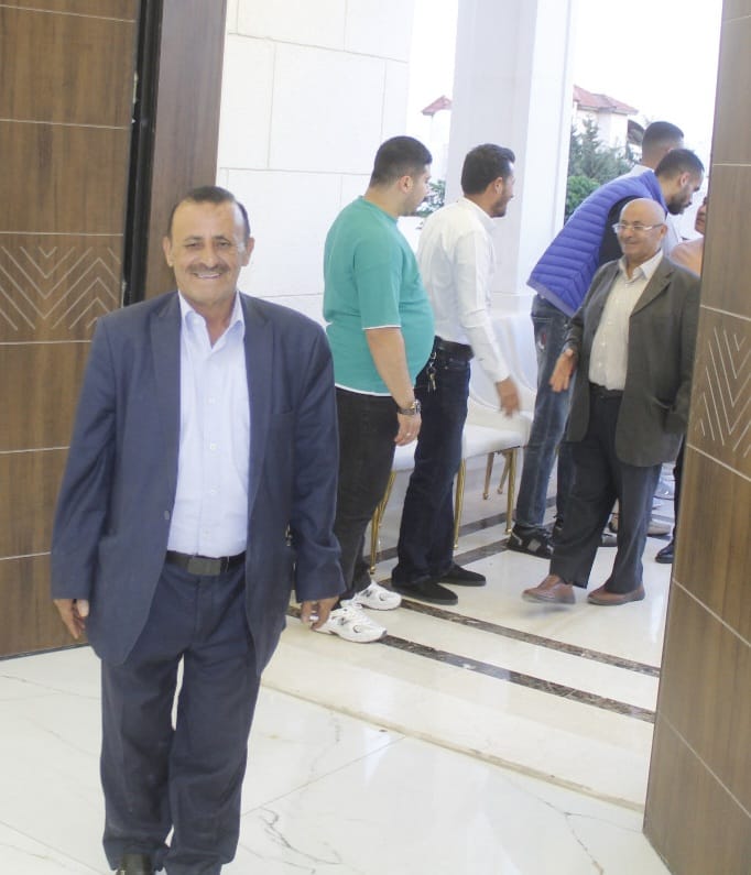 مروان الركيبات يستقبل المهنئين بقدوم حفيده شهم في ديوانه بمنطقة دابوق بعمان...