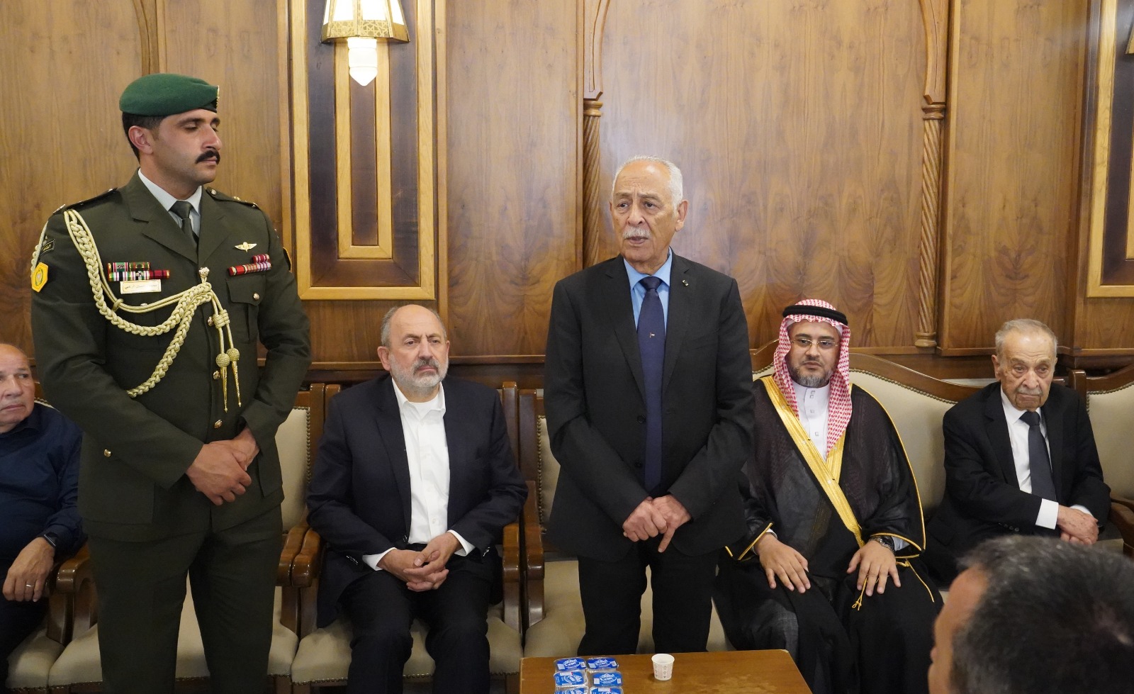 مندوبا عن الملك وولي العهد...العيسوي يعزي آل خزنة كاتبي