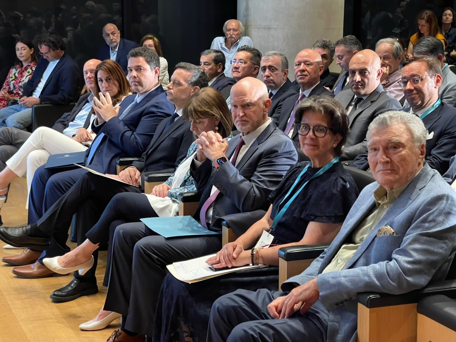 وزيرة السياحة والآثار تشارك في المنتدى المتوسطي الثامن “Circle the Med 2025” في أثينا