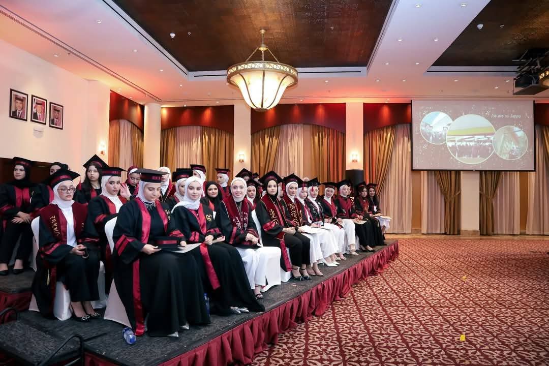 العقبة تحتفي بالاستقلال وتخريج طلبة "العلمية النموذجية" برعاية مدير التربية والتعليم