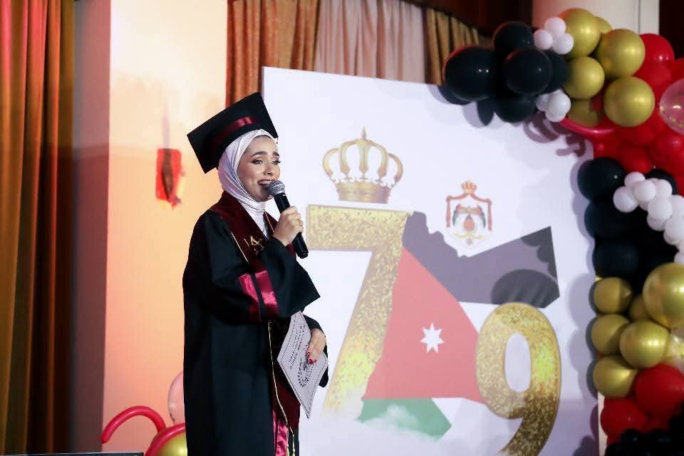 العقبة تحتفي بالاستقلال وتخريج طلبة "العلمية النموذجية" برعاية مدير التربية والتعليم