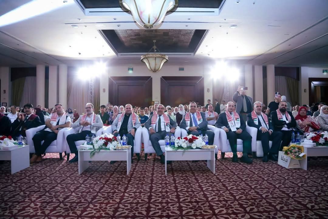 العقبة تحتفي بالاستقلال وتخريج طلبة "العلمية النموذجية" برعاية مدير التربية والتعليم