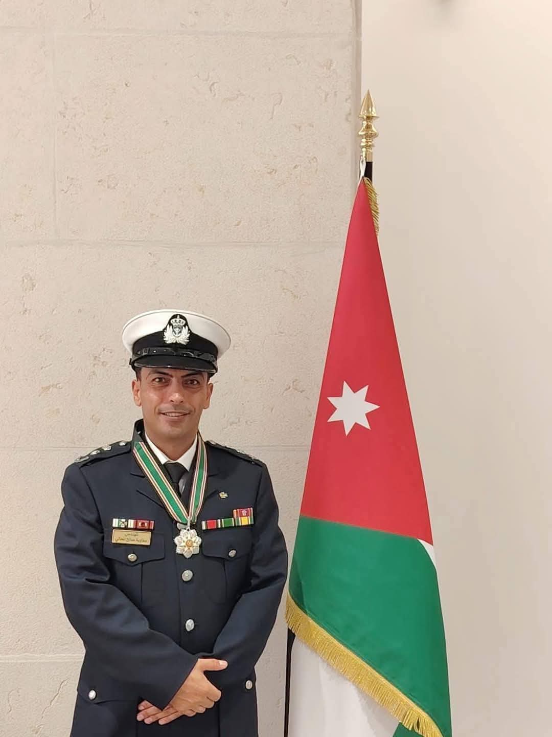 المجالي يتقلّد وسام الاستحقاق من الدرجة الثالثة