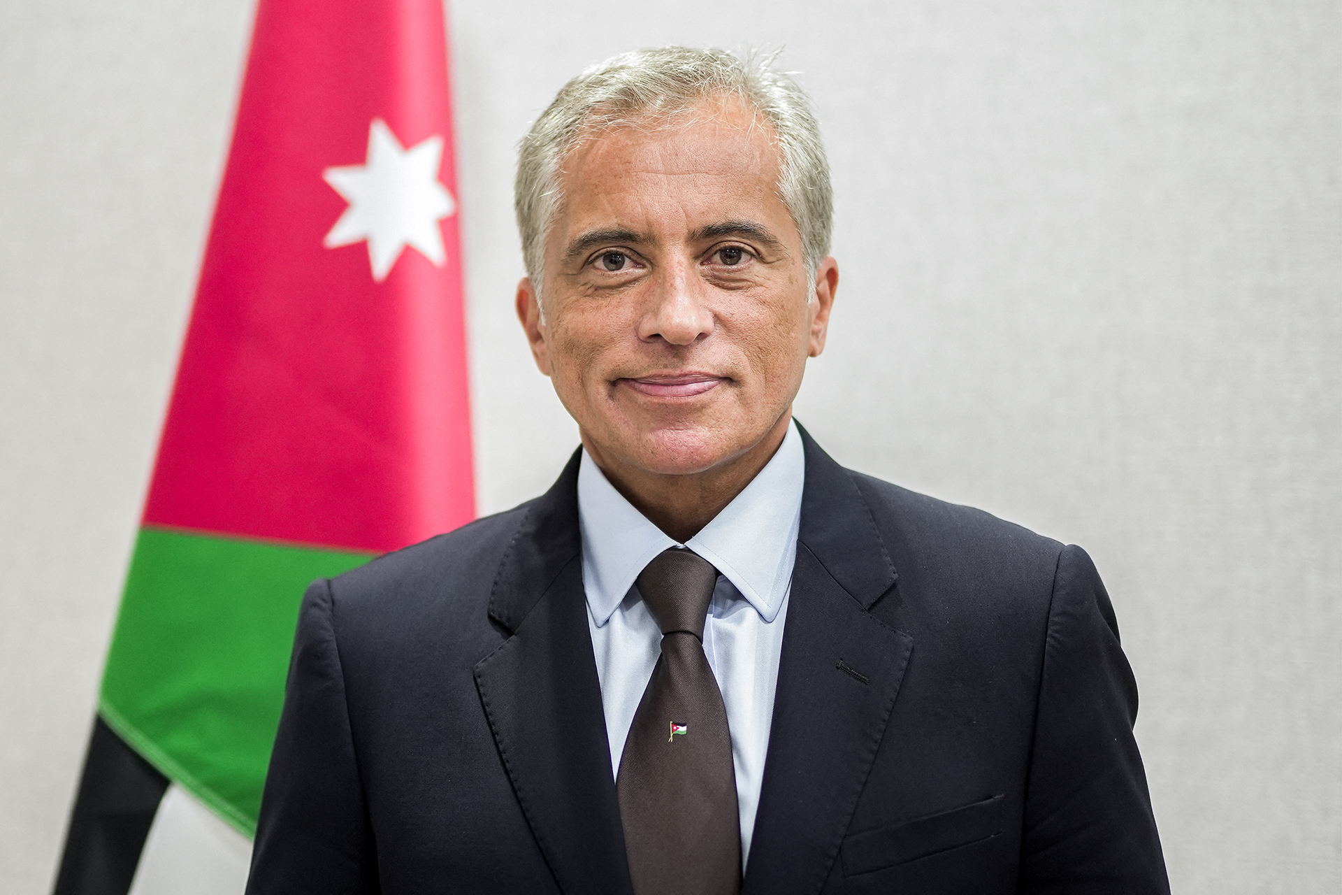 جعفر حسان يقود الحكومة من الميدان... نهج تنفيذي متسارع في المحافظات