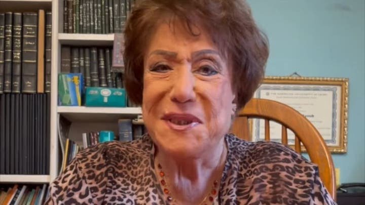 رحيل " سيدة المسرح العربي" سميحة أيوب عن 93 عاما.