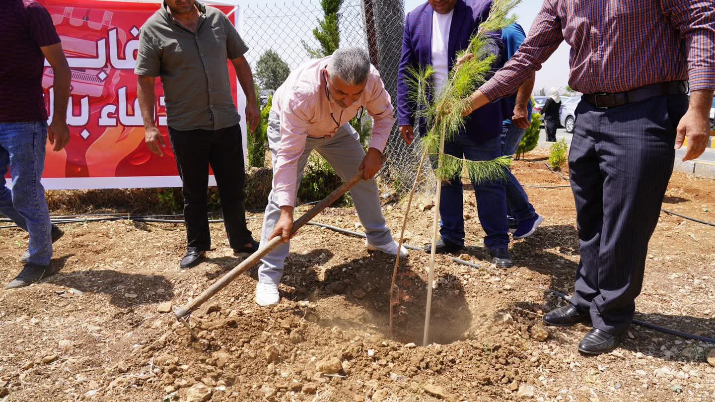 مدير عام الخدمات الطبية الملكية يفتتح غابة أصدقاء بنك الدم