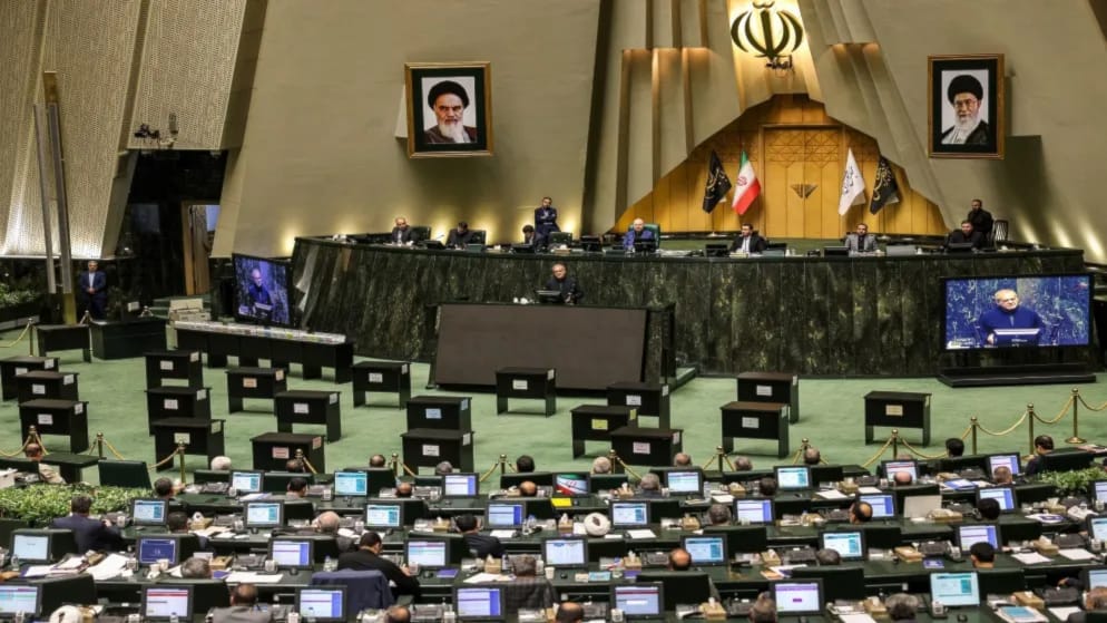 مجلس‌ الشورى الايراني يصادق على قرار وقف تعاون إيران مع الوكالة الدولية للطاقة الذرية