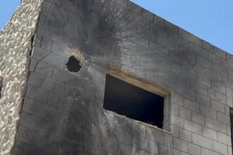 القوات المسلحة تجري صيانة فورية لمنزل متضرر في إربد وإرشادات بعدم الاقتراب من النوافذ