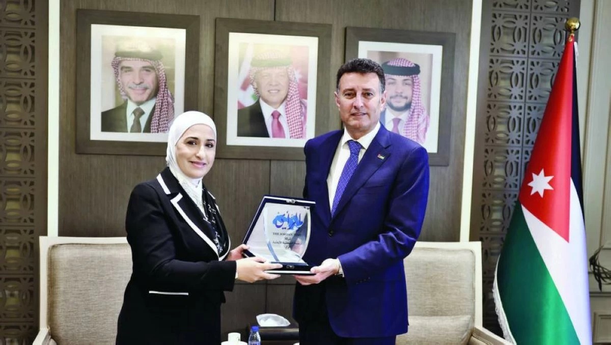 الصفدي يستقبل الكركي: دعم للإعلام الوطني وتمكين للمرأة الأردنية