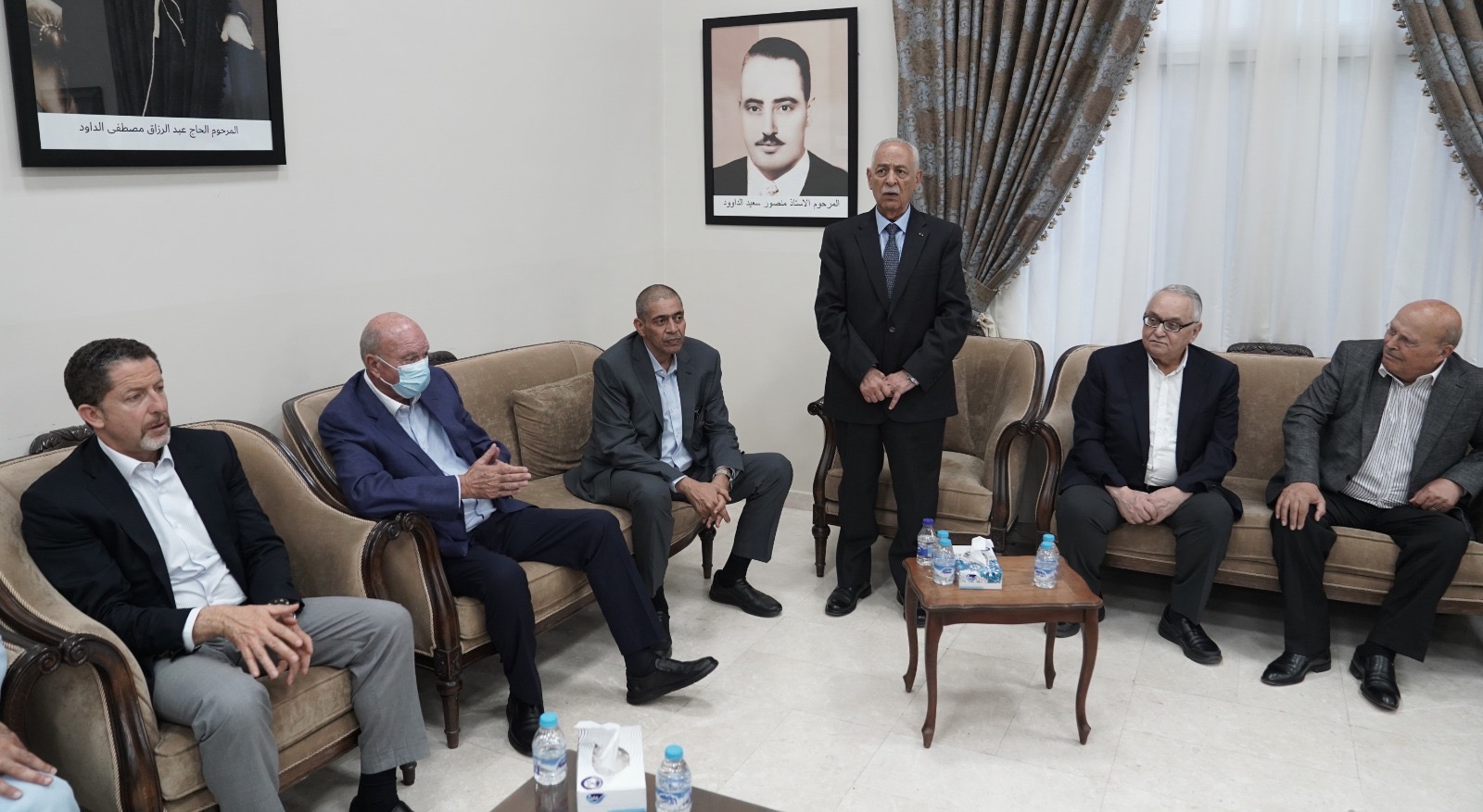 مندوبا عن الملك وولي العهد...العيسوي يعزي الأزايدة وآل الداود وآل عواد
