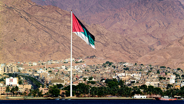 الجسر العربي: رحلات بحرية منتظمة وآمنة بين العقبة ونويبع رغم التوترات الإقليمية