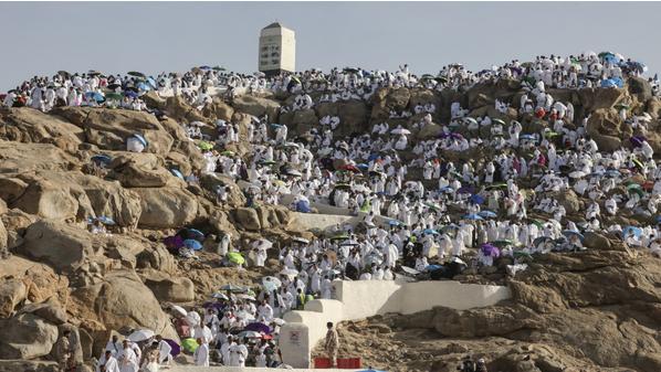 نحو 1.5 مليون حاج يقفون بعرفة لأداء ركن الحج الأعظم