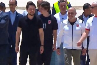 ولي العهد يرافق نشامى المنتخب الوطني من مسقط إلى عمّان