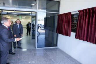 رئيس الوزراء يفتتح مستشفى الأميرة إيمان الحكومي في دير علا