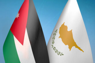 الأردن وقبرص يبحثان تبعات التصعيد الإسرائيلي