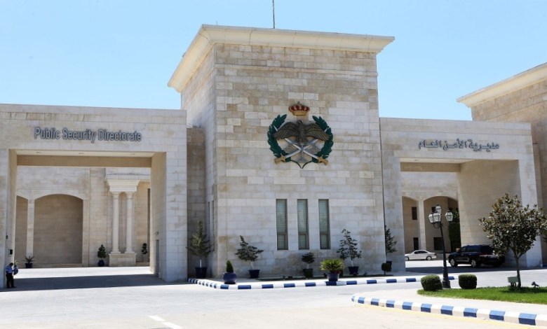 الأمن العام: ضبط مركبة عمومي كان سائقها يقودها بتهور
