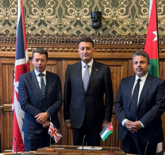 الصفدي يلتقي رؤساء لجان الخارجية والدفاع في العموم البريطاني والمبعوث التجاري للأردن ووزير شؤون الشرق الأوسط