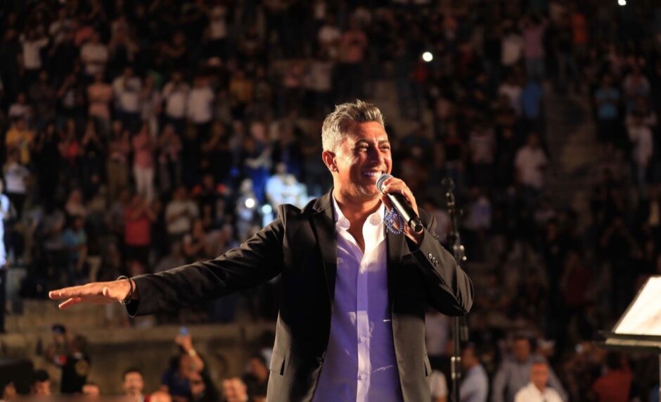 بالفيديو .. العبداللات وفلسطين بافتتاح مهرجان جرش