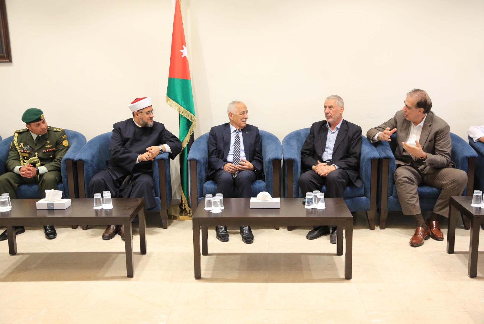 مندوبا عن الملك وولي العهد... العيسوي يعزي الرفاعي والمعايطة والخريشا والدروبي