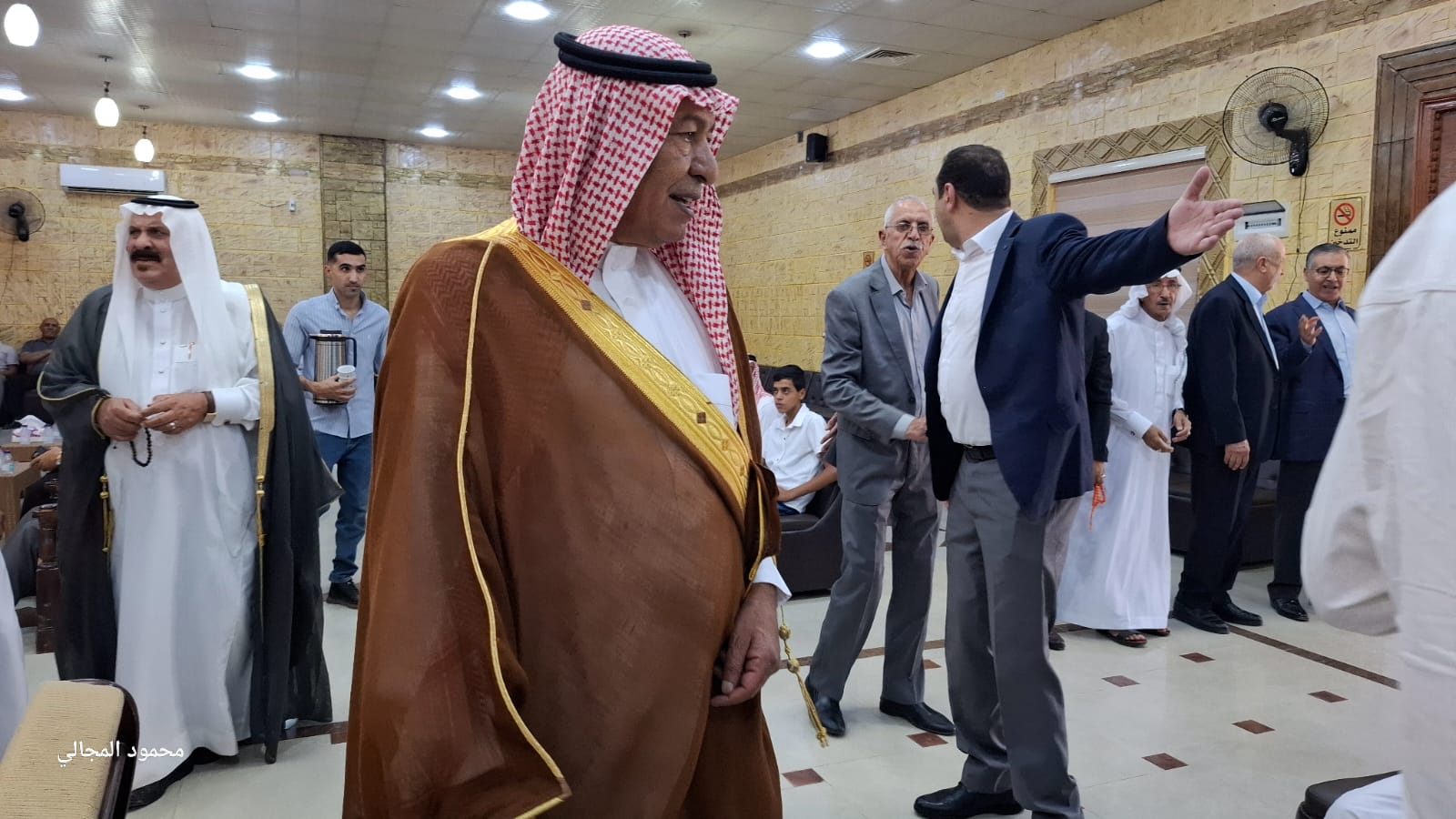 الخليفات يرأس لقاء وطني موسع بالكرك ويشيد بمواقف جلالة الملك تجاه القضية الفلسطينية .. فيديو وصور