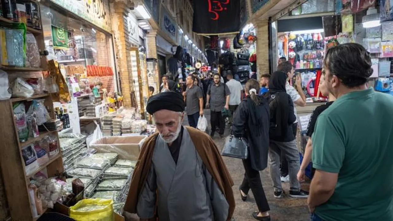 ارتفاع أسعار الأرز والخبز في إيران يضغط على موائد الإيرانيين