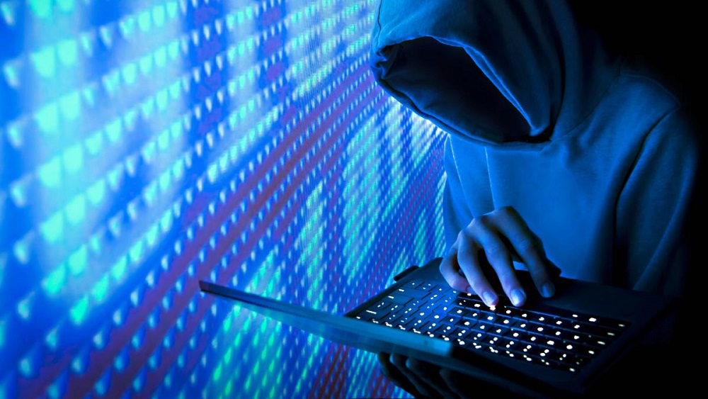 أحذر .. رسائل احتيالية على "يوتيوب" تثير قلق مستخدمي آيفون وتثير انتقادات لغوغل وآبل