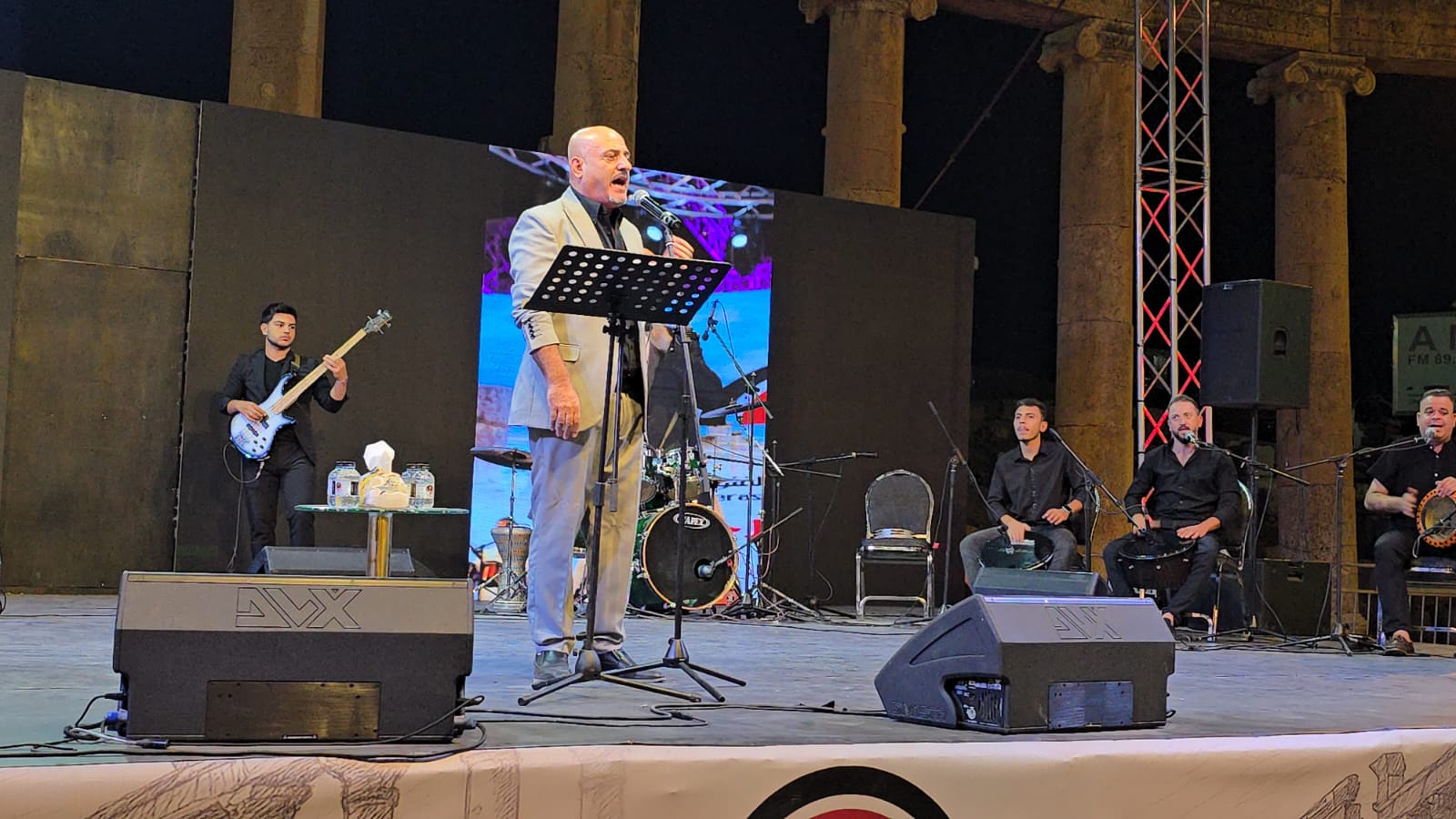 مسرح الساحة الرئيسية في جرش يتزين بالأصالة والتراث واختلاف الثقافات