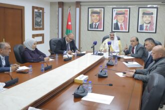 النواب يناقشون تنظيم نقل الركاب عبر التطبيقات الذكية