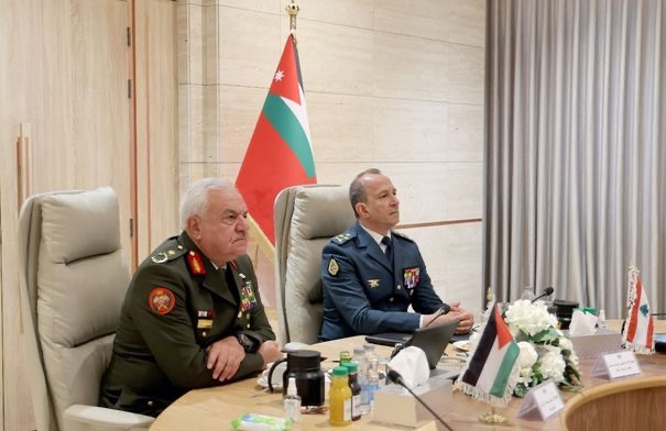 الحنيطي يستقبل قائد الجيش اللبناني ويبحثان التعاون العسكري المشترك