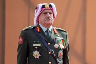 رئيس هيئة الأركان المشتركة يستقبل القائم بأعمال السفير الأميركي في عمان