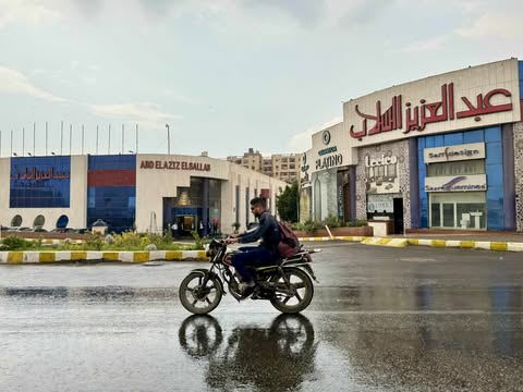 طقس غير معتاد يضرب القاهرة ومدن مصرية وأمطار متوقعة اليوم