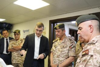 "الخدمات الطبية": إدخال أجهزة مراقبة متقدمة بدائرة النسائية والتوليد