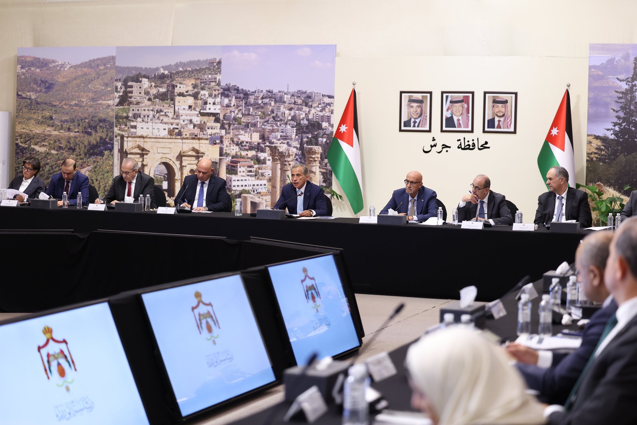 رئيس الوزراء يعلن عن تأمين مباشر لـ4.1 مليون مواطن مع مركز الحسين للسرطان