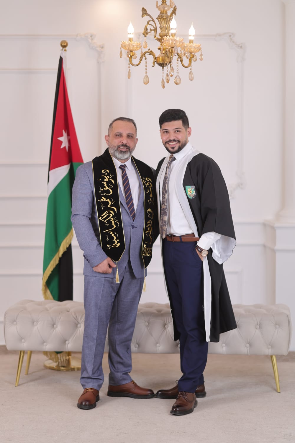 المهندس عمر الكساسبة نهنئكم بتخريج الدكتور يوسف من كلية الطب