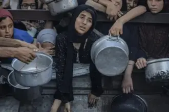 وزير خارجية إيرلندا يدعو لوقف فوري لإطلاق النار ورفع الحصار عن غزة