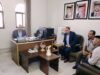 محافظ الطفيلة يتفقد مكتب الاحوال ببلدة العين البيضاء