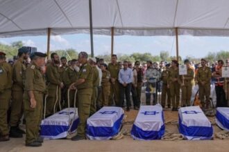 الاحتلال الإسرائيلي يعلن مقتل ضابط احتياط بانفجار عبوة ناسفة في خان يونس
