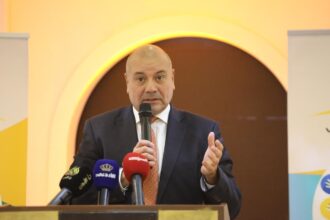 وزير الشؤون السياسية: الشباب هم العمود الأساسي للتنمية والتحديث