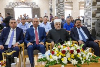 الخلايلة يوزع مساعدات نقدية على 100 يتيم وطالب في عجلون