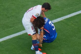 نيفيز مهدد بالغياب عن السوبر الأوروبي