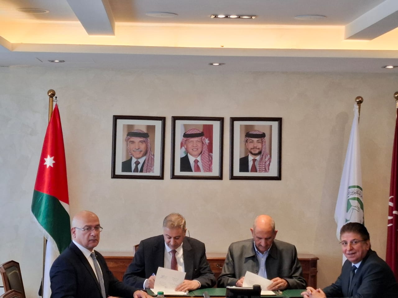"البوتاس العربية" و"الفوسفات الأردنية" توقعان اتفاقية لإنشاء مجمع صناعي متكامل لإنتاج حامض الفوسفوريك والأسمدة المتخصصة