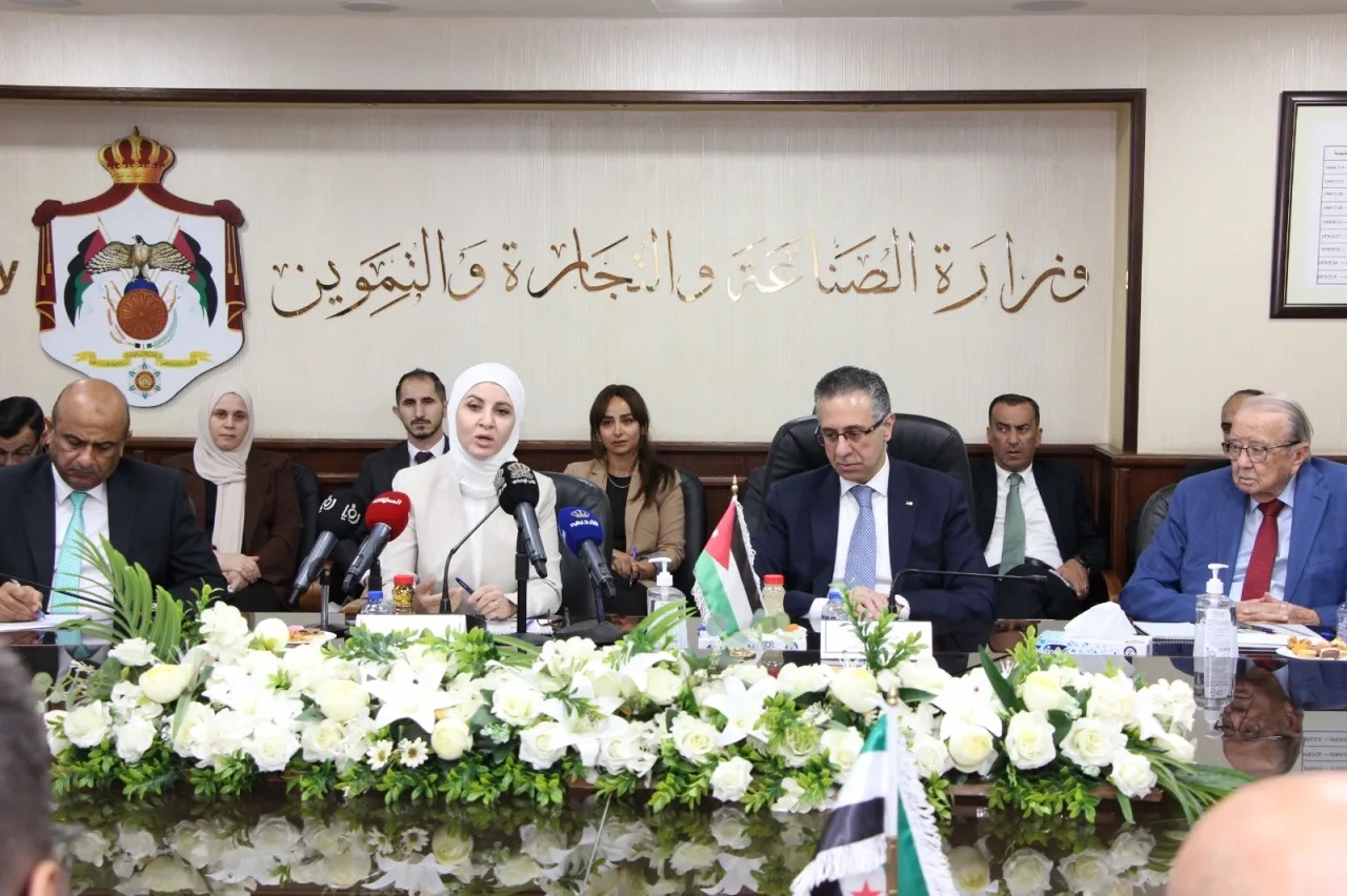 الأردن وسوريا يوقعان تفاهمات لتعزيز التعاون الاقتصادي والتجاري