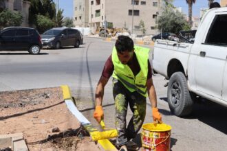 حملة نظافة وصيانة شاملة في شارع مكة بمادبا ضمن خطة لتحسين البيئة الحضرية